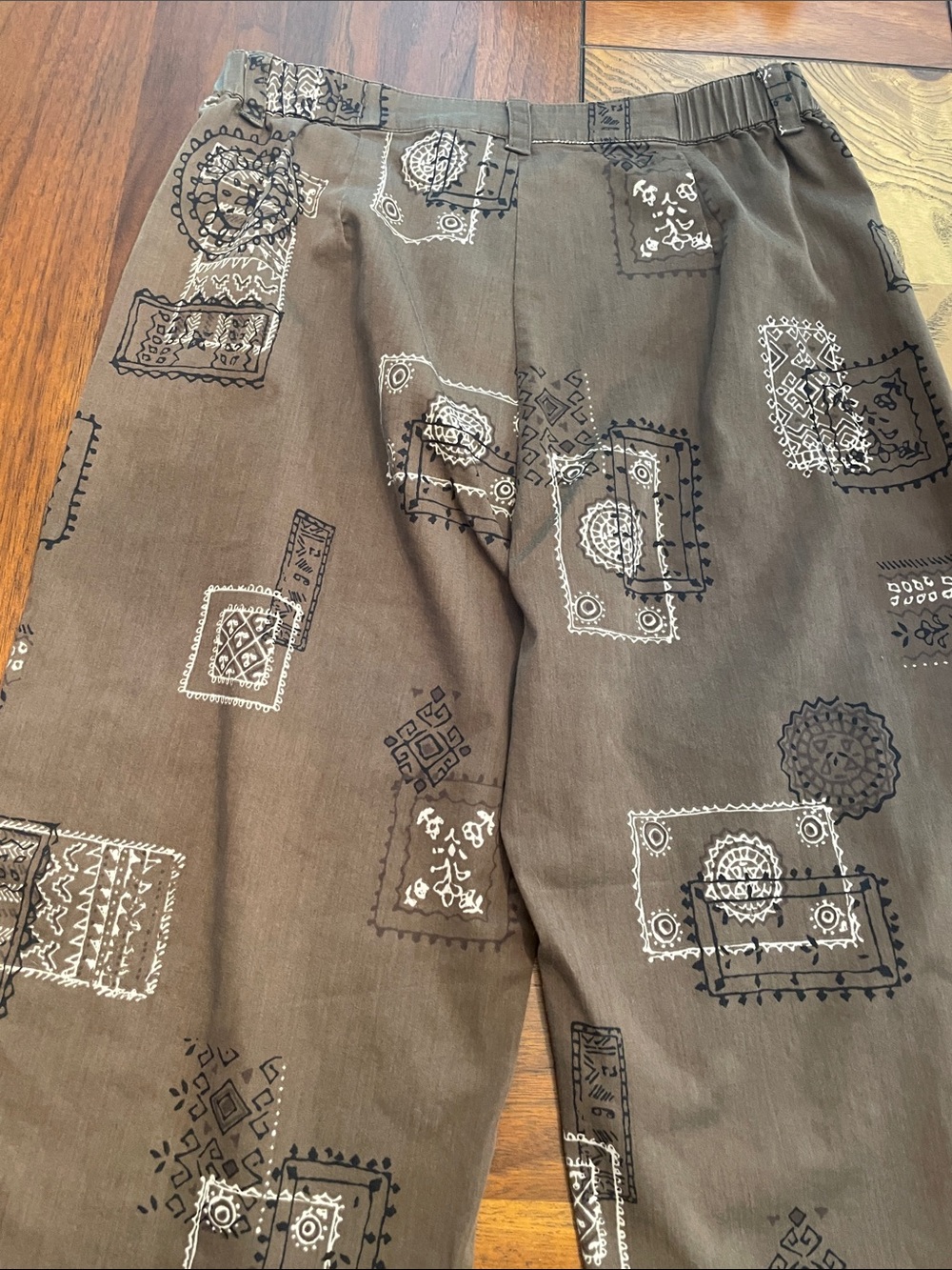 Chico's Design Brown Patterned Cropped Pants C37 - Picture 7 of 13